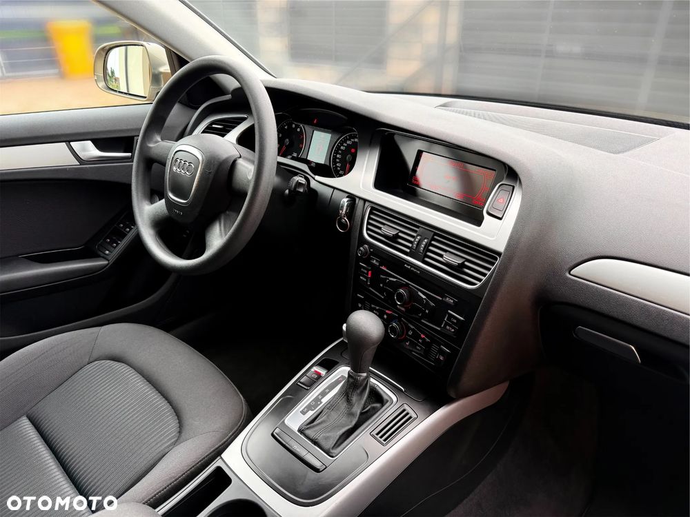 Audi A4 Limousine - 18
