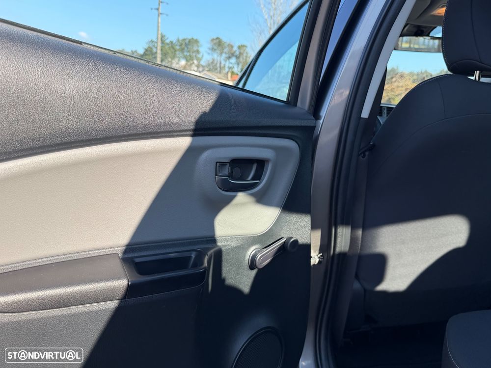 Toyota Yaris 1.0 VVT-i Comfort Plus - 48