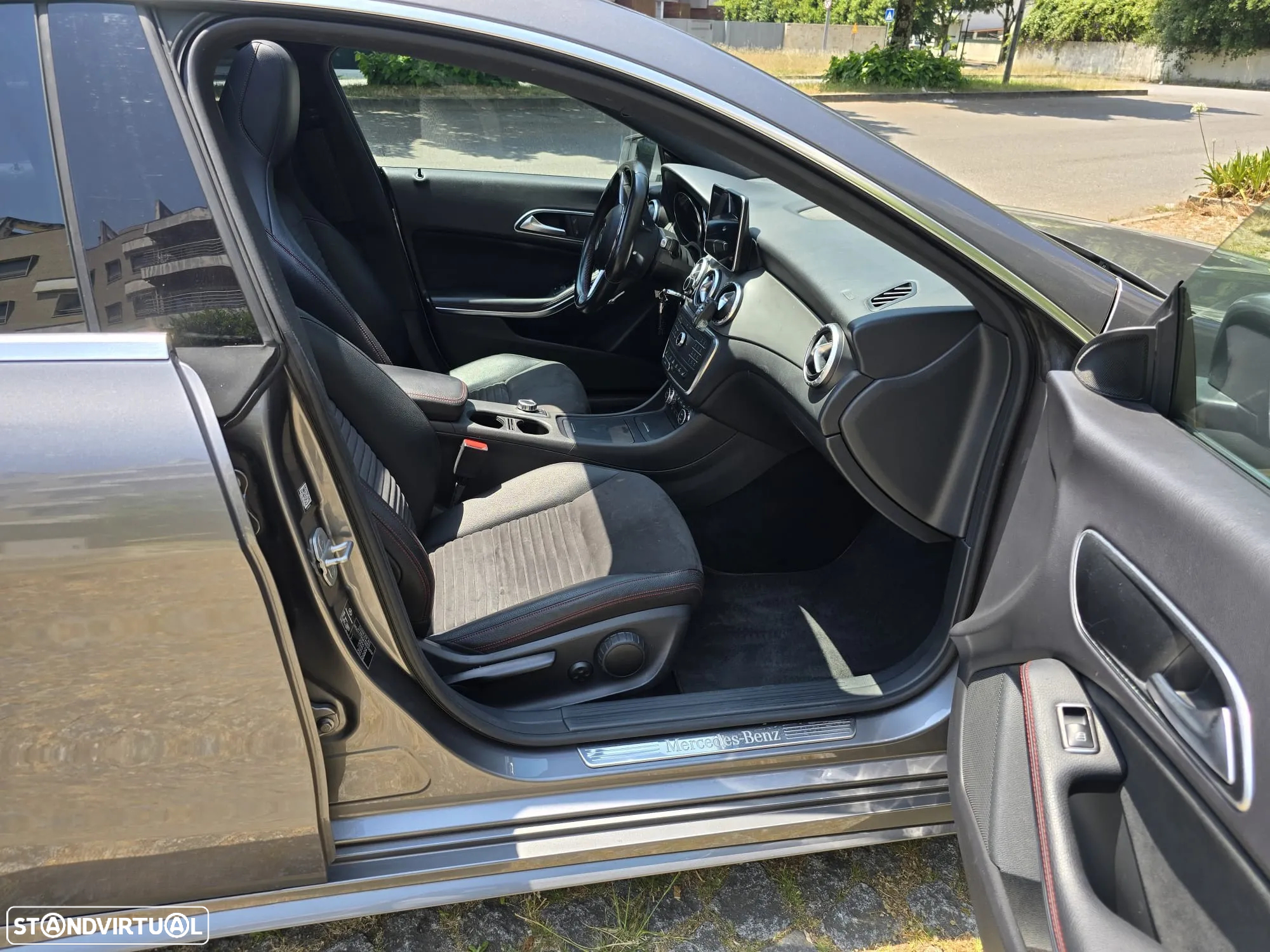 Mercedes-Benz CLA 200 d Shooting Brake AMG Line Aut. - 13