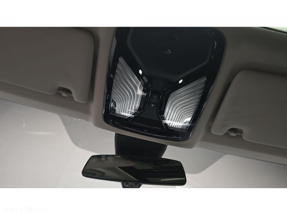 BMW Seria 3 320d xDrive mHEV - 33
