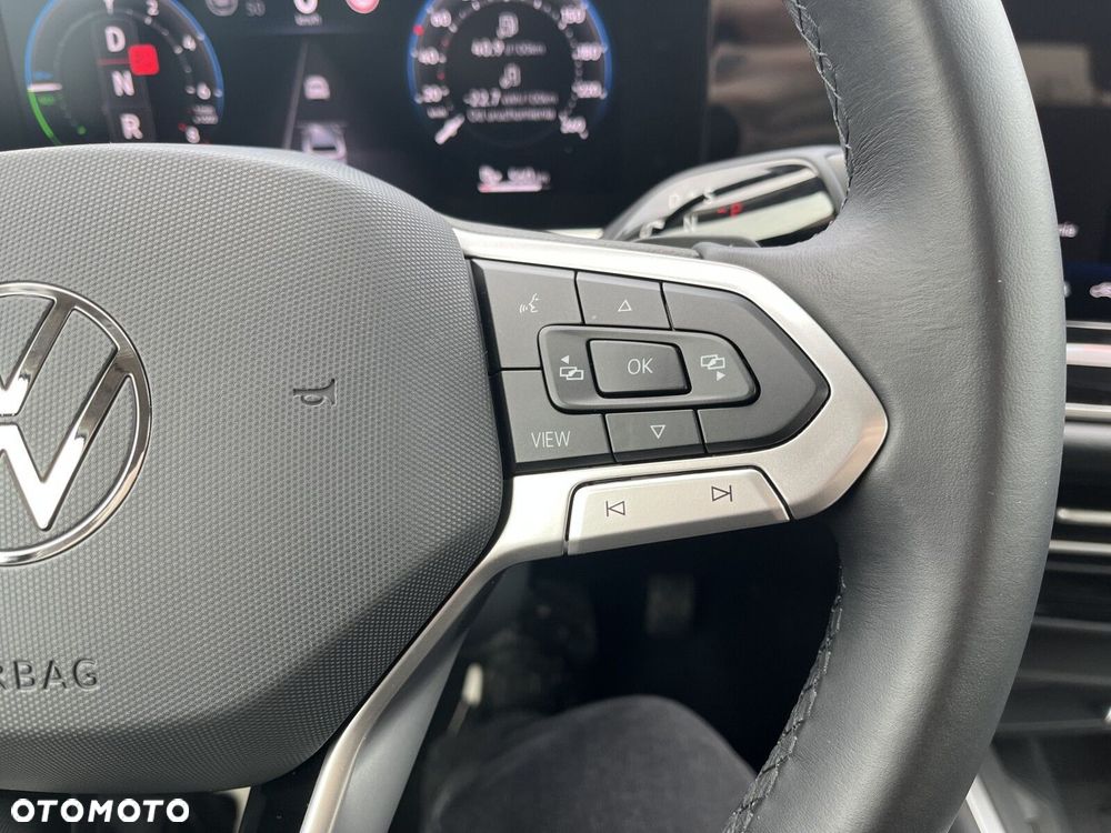 Volkswagen Passat - 34