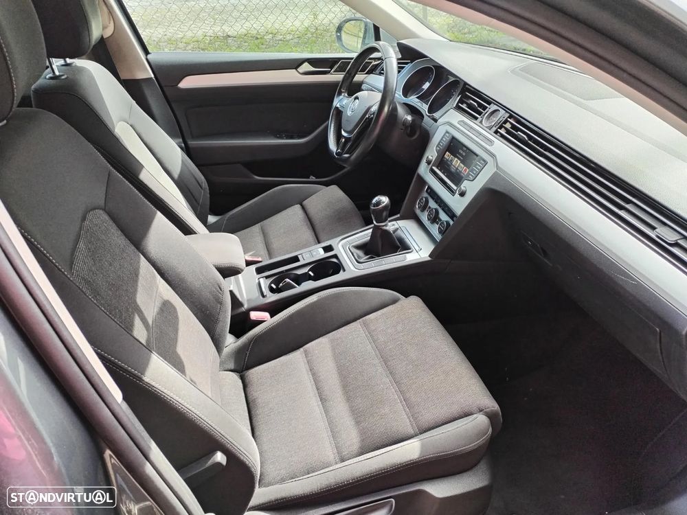 VW Passat Variant 1.6 TDI Confortline - 14
