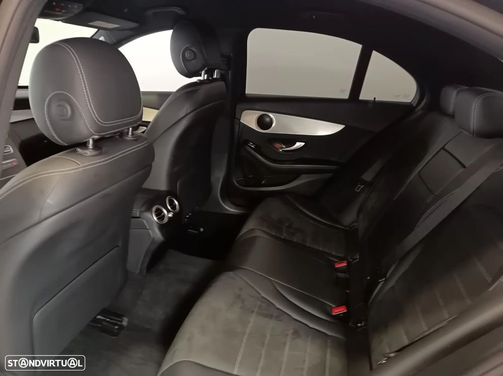 Mercedes-Benz C 300 de AMG Line - 24