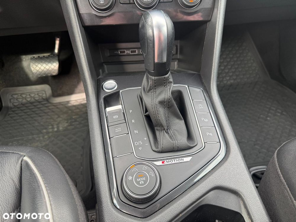 Volkswagen Tiguan Allspace 2.0 TSI 4Mot Highline DSG - 27