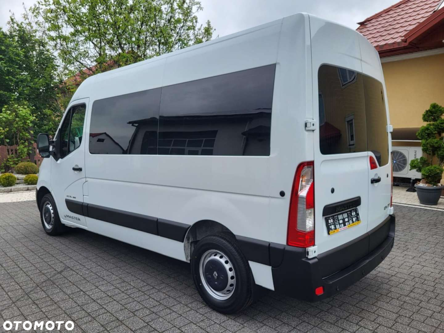 Renault Master 2.3 170ps. L2H2  8-osobowy - 6