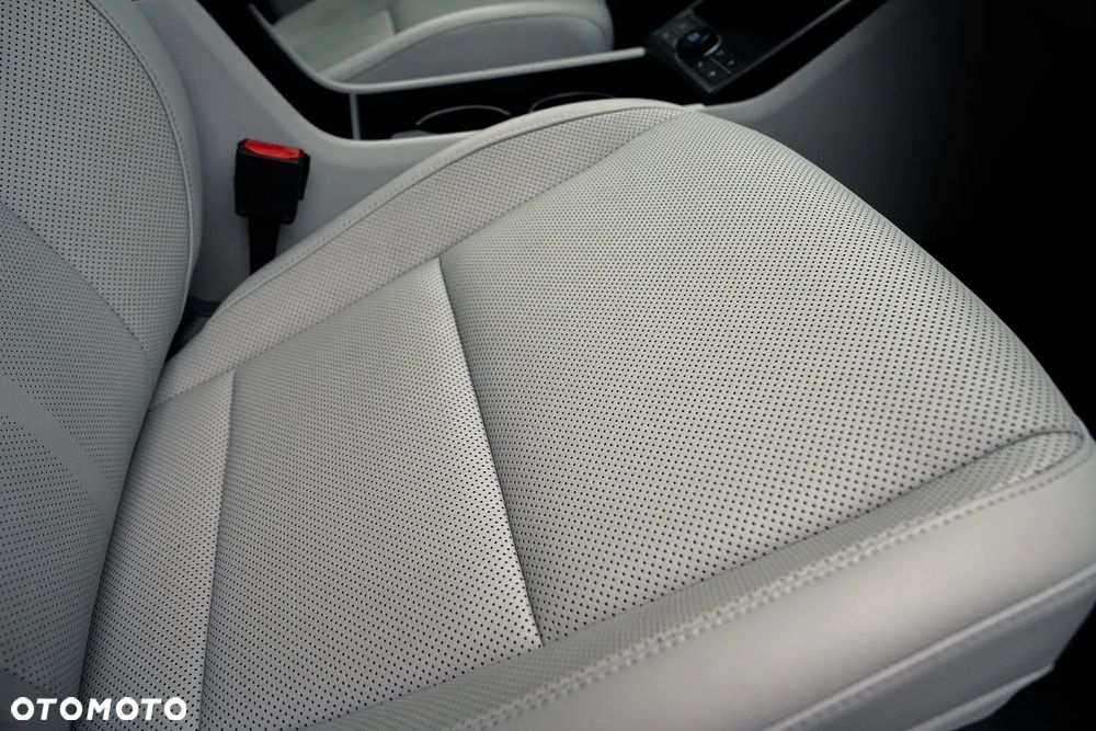 Hyundai Kona 1.6 GDI Hybrid Platinum DCT - 9