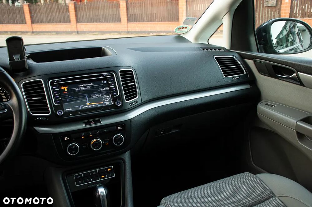 Volkswagen Sharan 2.0 TDI DSG Blue Motion Highline - 32