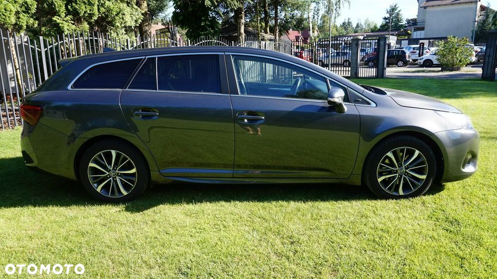 Toyota Avensis - 4