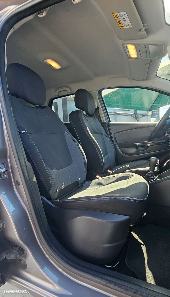 Renault Captur 1.5 dCi Exclusive EDC - 9