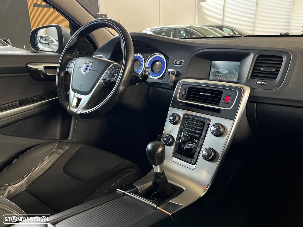 Volvo V60 2.0 D3 R-Design - 7