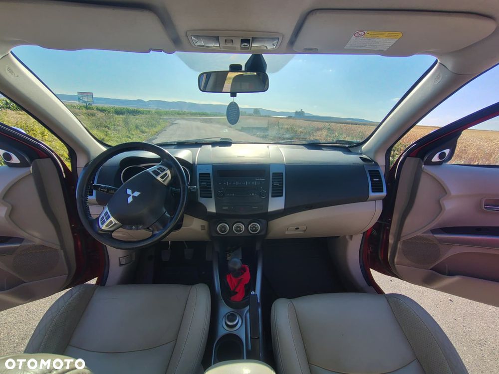 Mitsubishi Outlander 2.2 DID Instyle - 11
