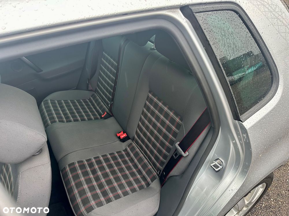 Volkswagen Polo 1.8T GTI - 12