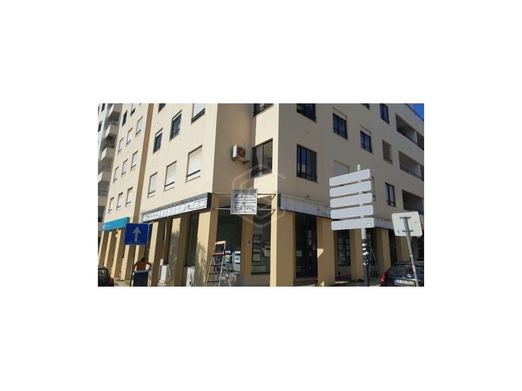 Loja com boa localização em Quarteira, Algarve - Grande imagem: 4/17