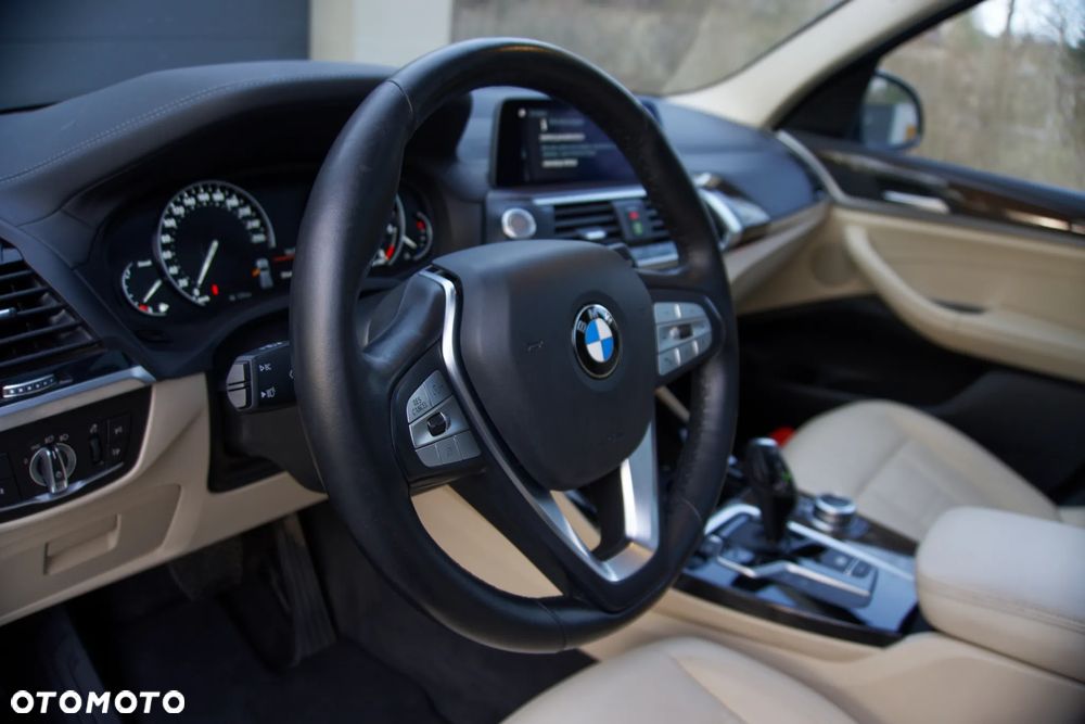 BMW X3 xDrive20d Luxury Line - 22