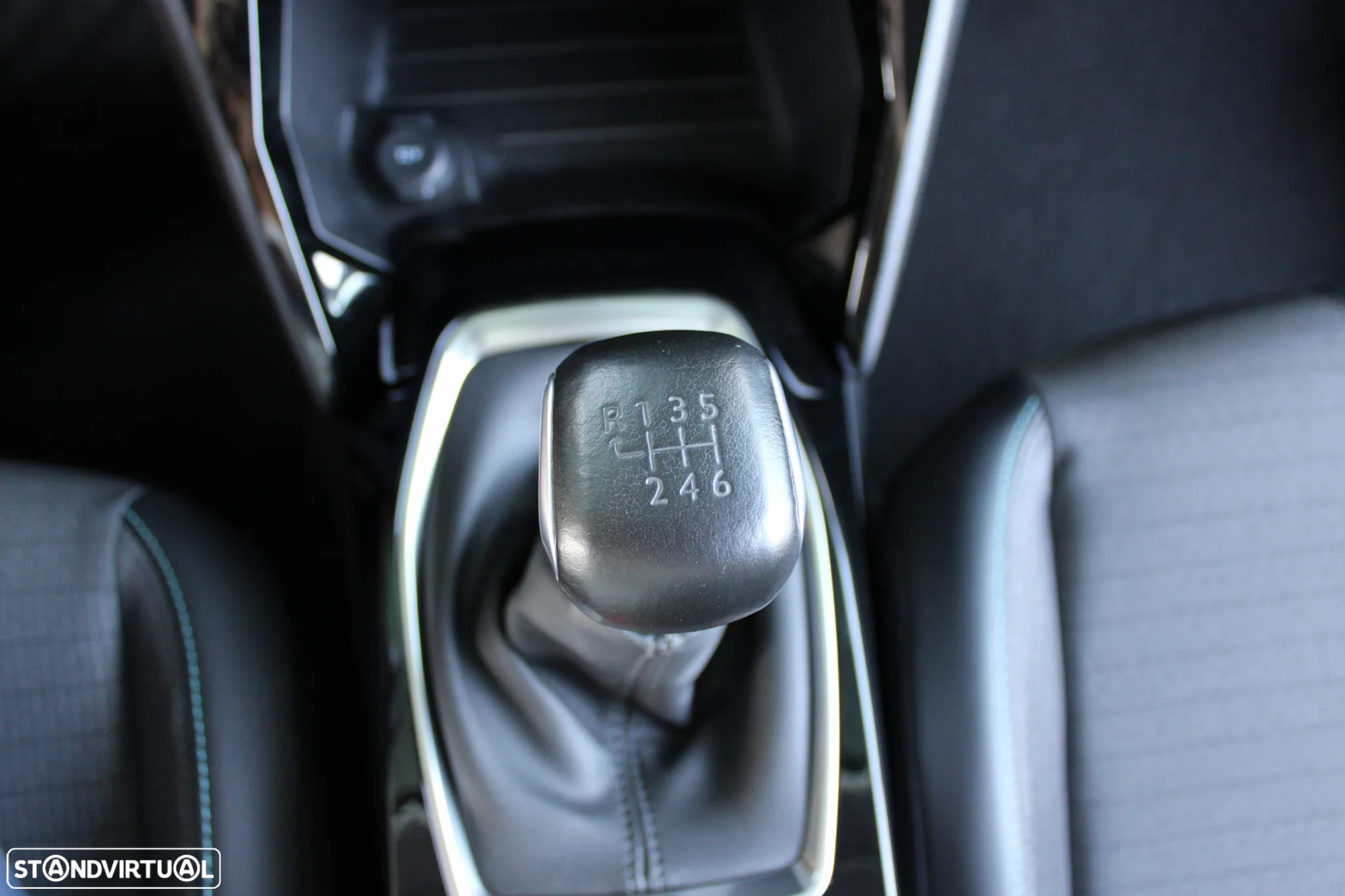 Peugeot 2008 1.2 PureTech Allure Pack - 30
