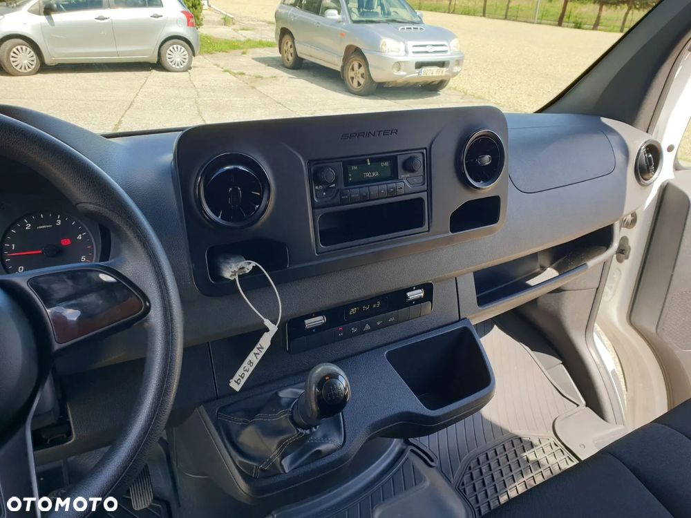 Mercedes-Benz Sprinter 319 - 9