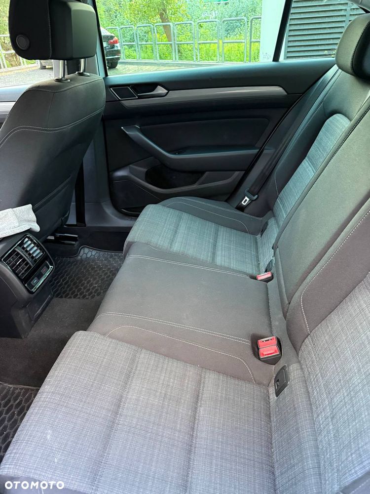 Volkswagen Passat 2.0 TSI Business DSG - 12