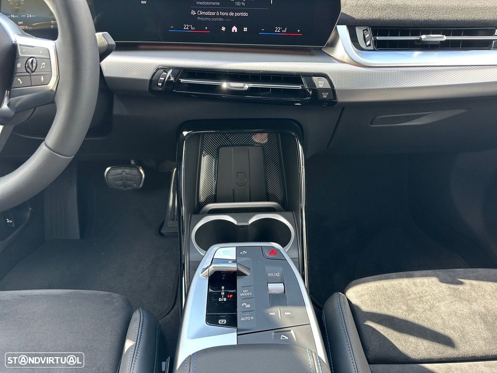 BMW iX2 eDrive20 - 11