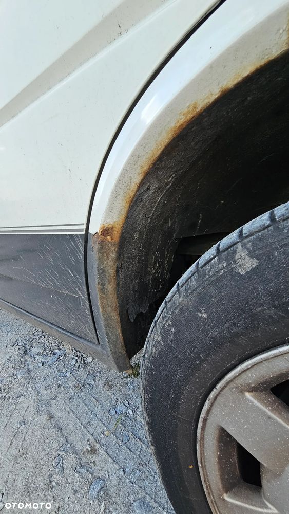 Volkswagen Multivan - 13