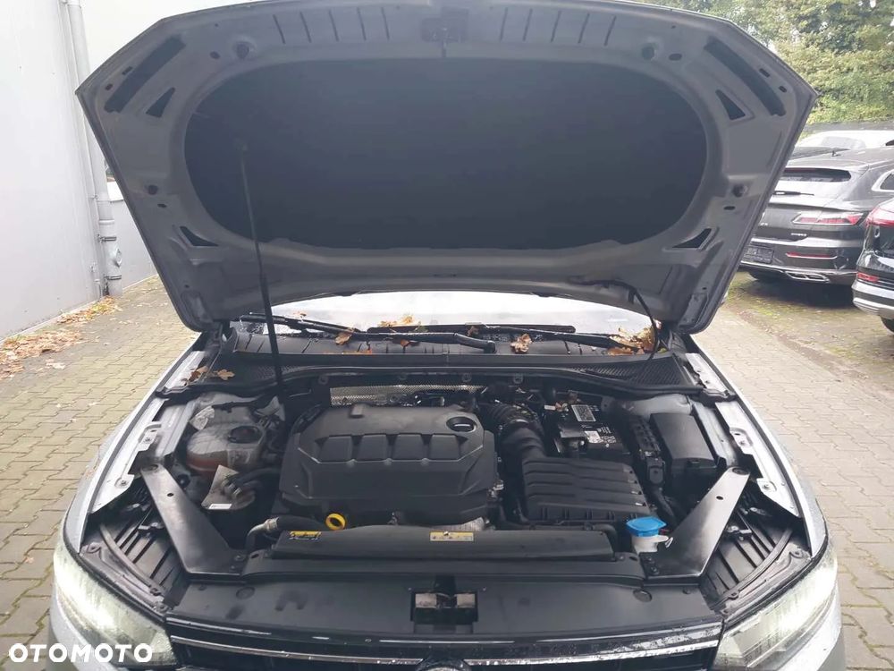 Volkswagen Passat - 13
