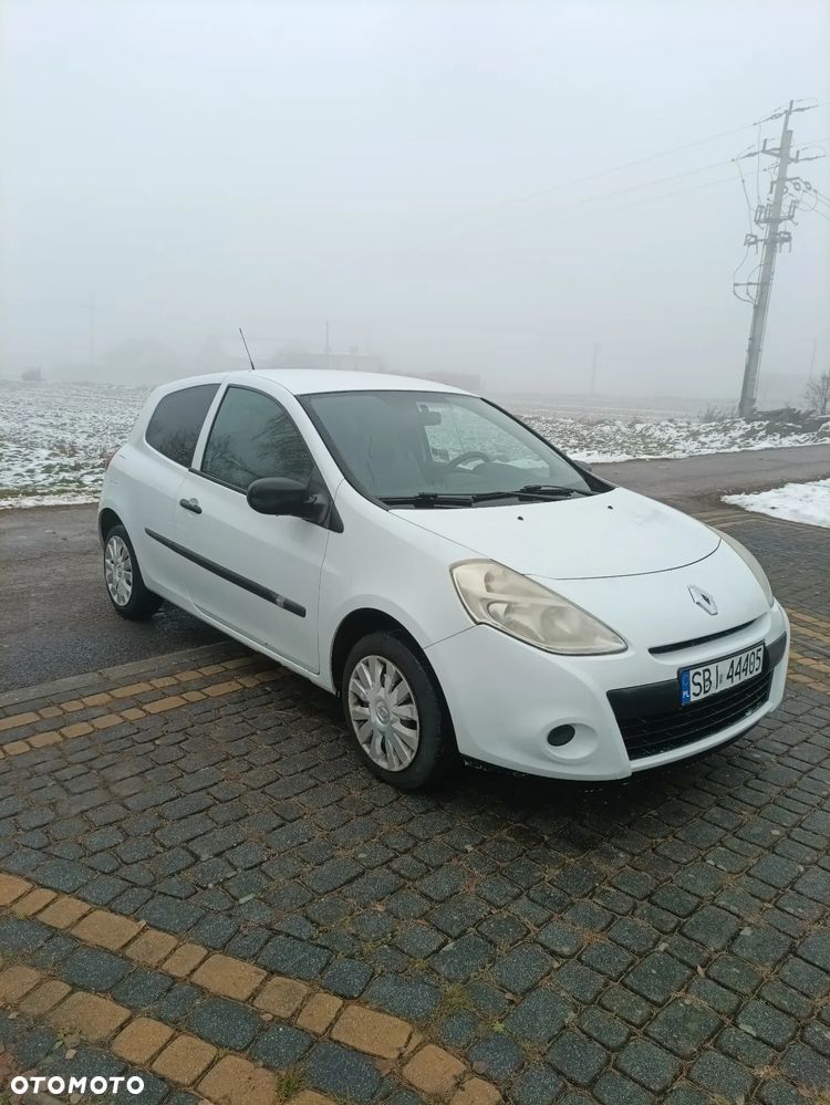 Renault CLIO - 2