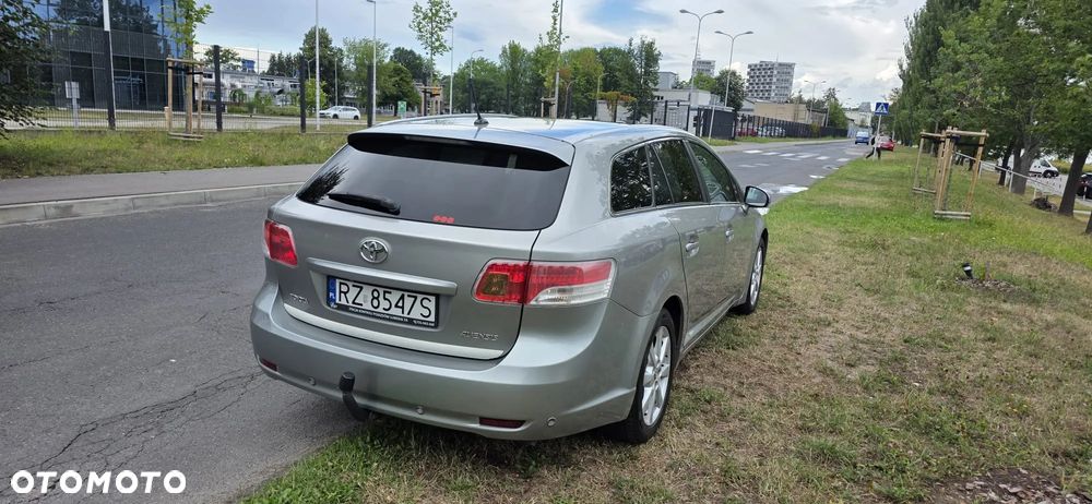 Toyota Avensis 2.0 D-4D Sol - 4