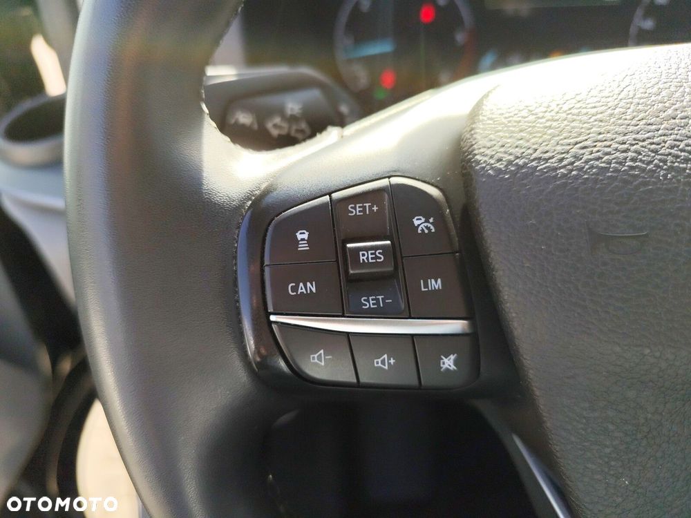 Ford Tourneo Custom - 25