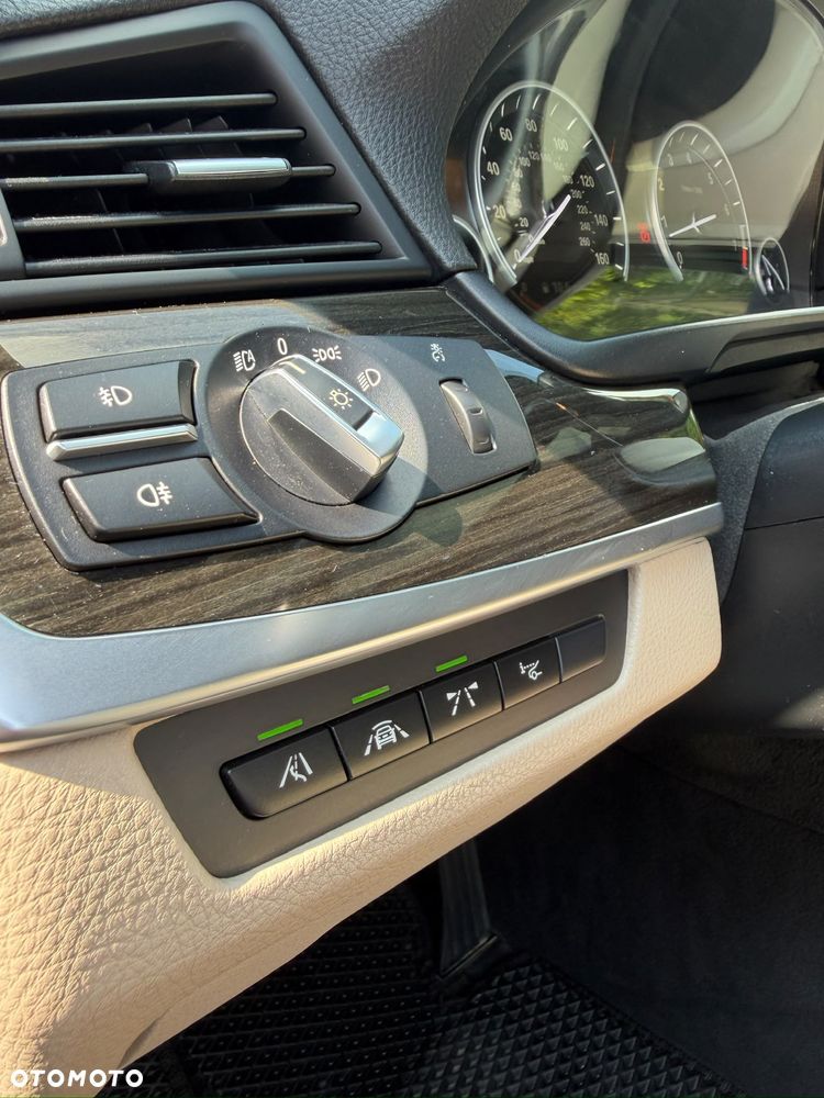 BMW Seria 5 535i - 25