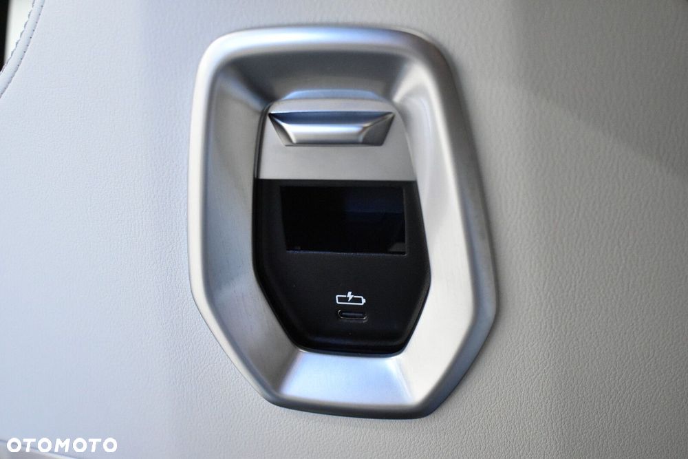 BMW Seria 7 - 28