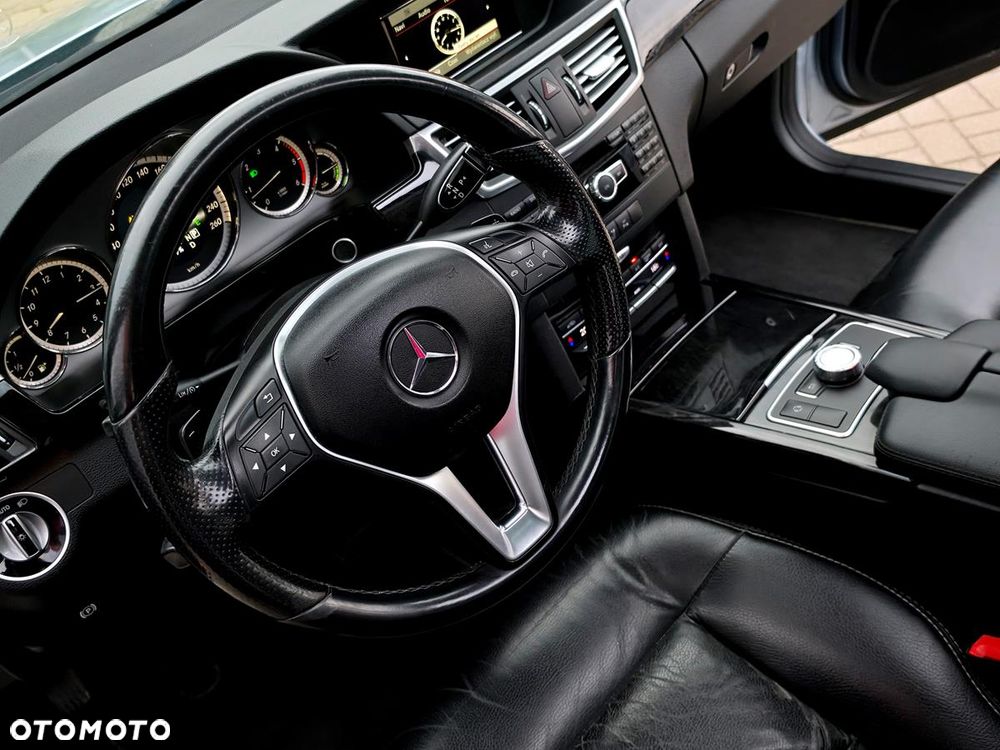 Mercedes-Benz Klasa E 300 BlueTEC HYBRID Avantgarde - 24