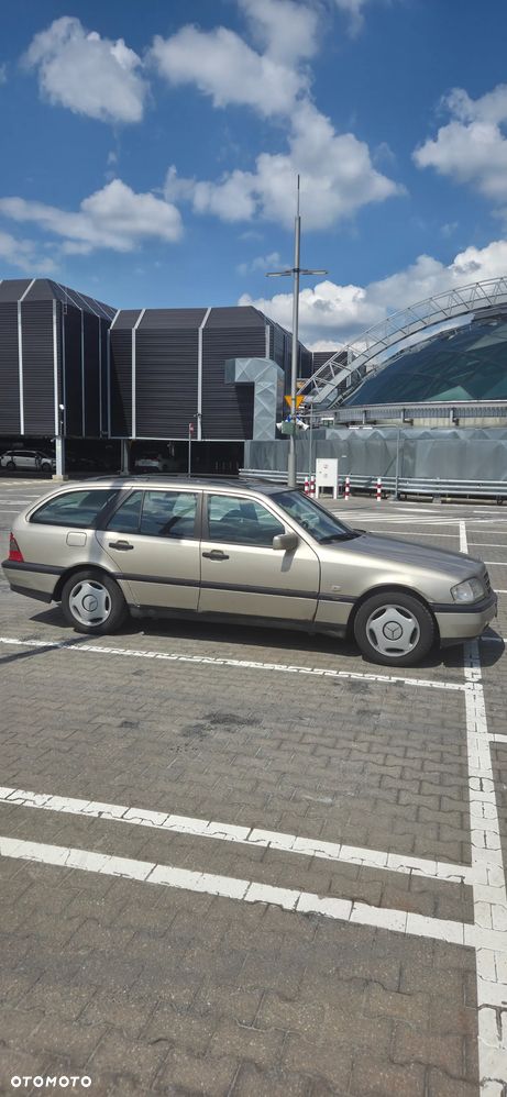 Mercedes-Benz Klasa C 180 T Classic - 4