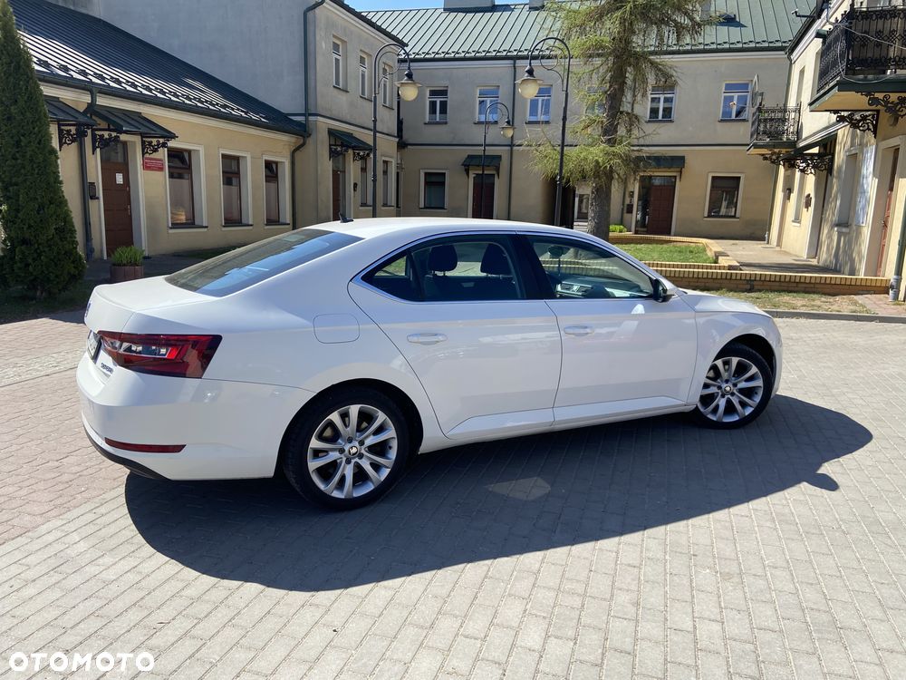 Skoda Superb 2.0 TDI Ambition - 12