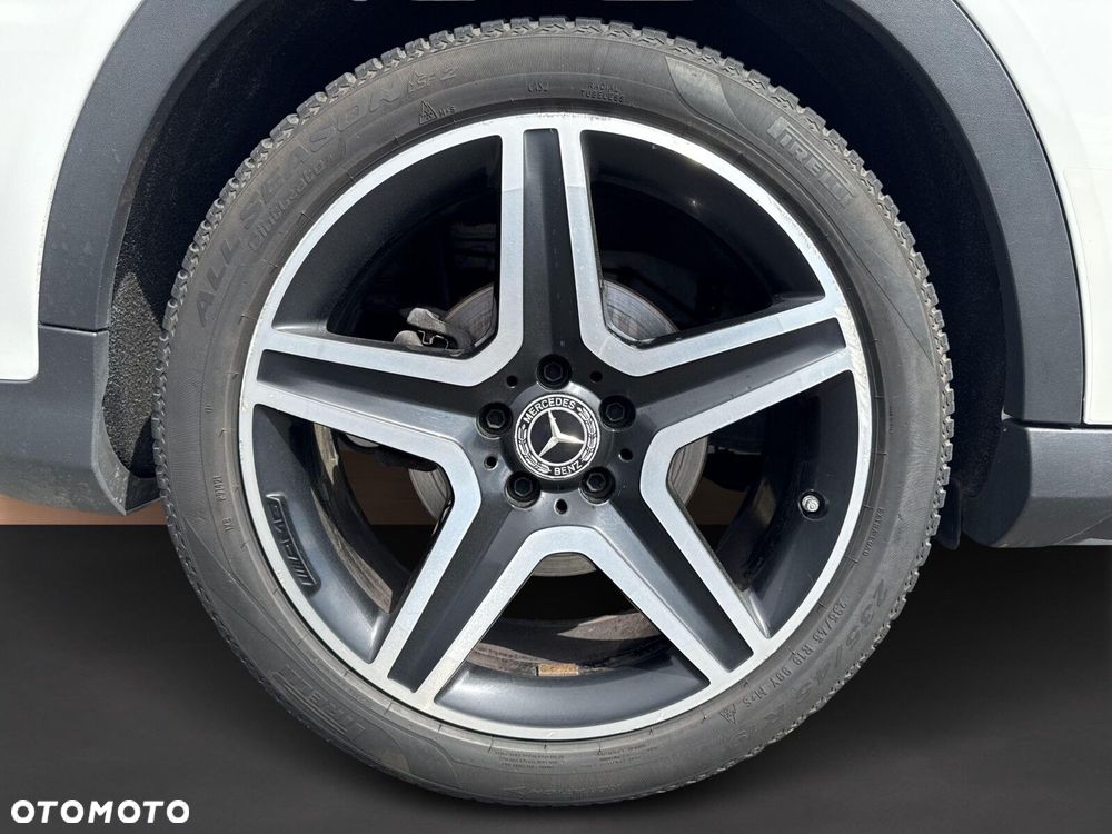 Mercedes-Benz GLA - 10