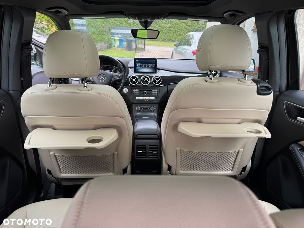 Mercedes-Benz Klasa B 250 4Matic 7G-DCT UrbanStyle Edition - 23