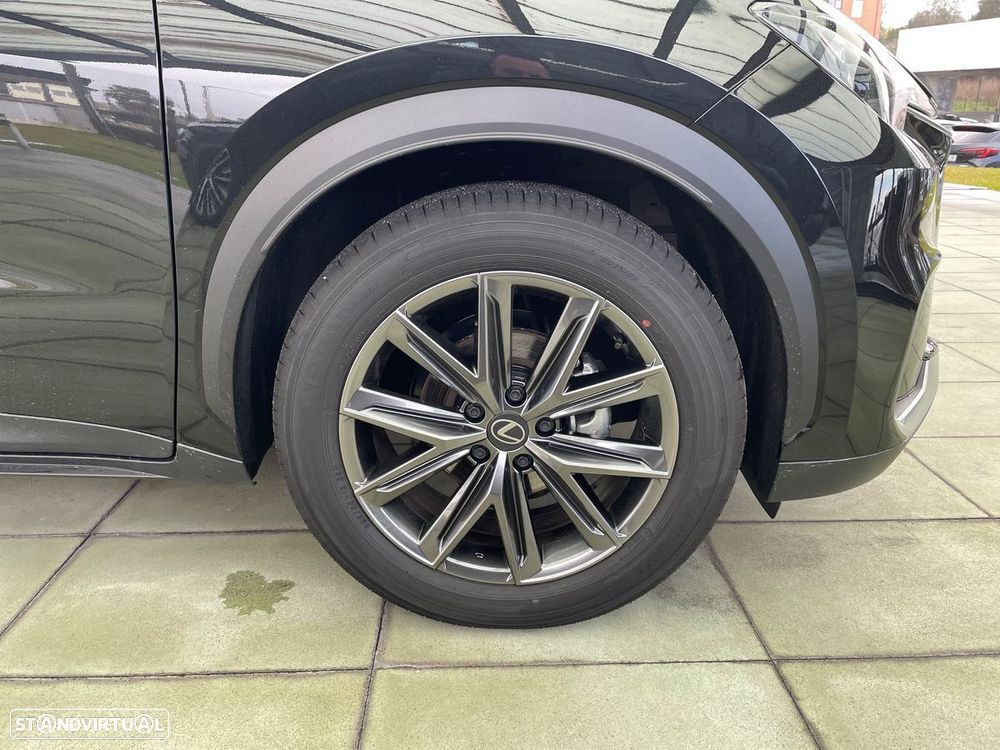 Lexus LBX Elegant - 19