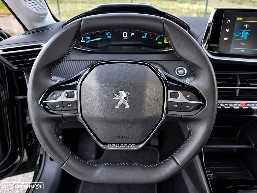 Peugeot e-208 50 kWh Active Pack — fotografia 42