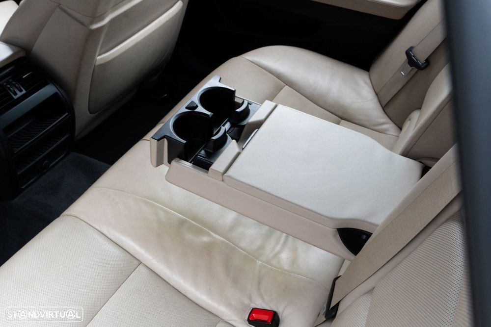 BMW 535 d xDrive Pack M Auto - 38