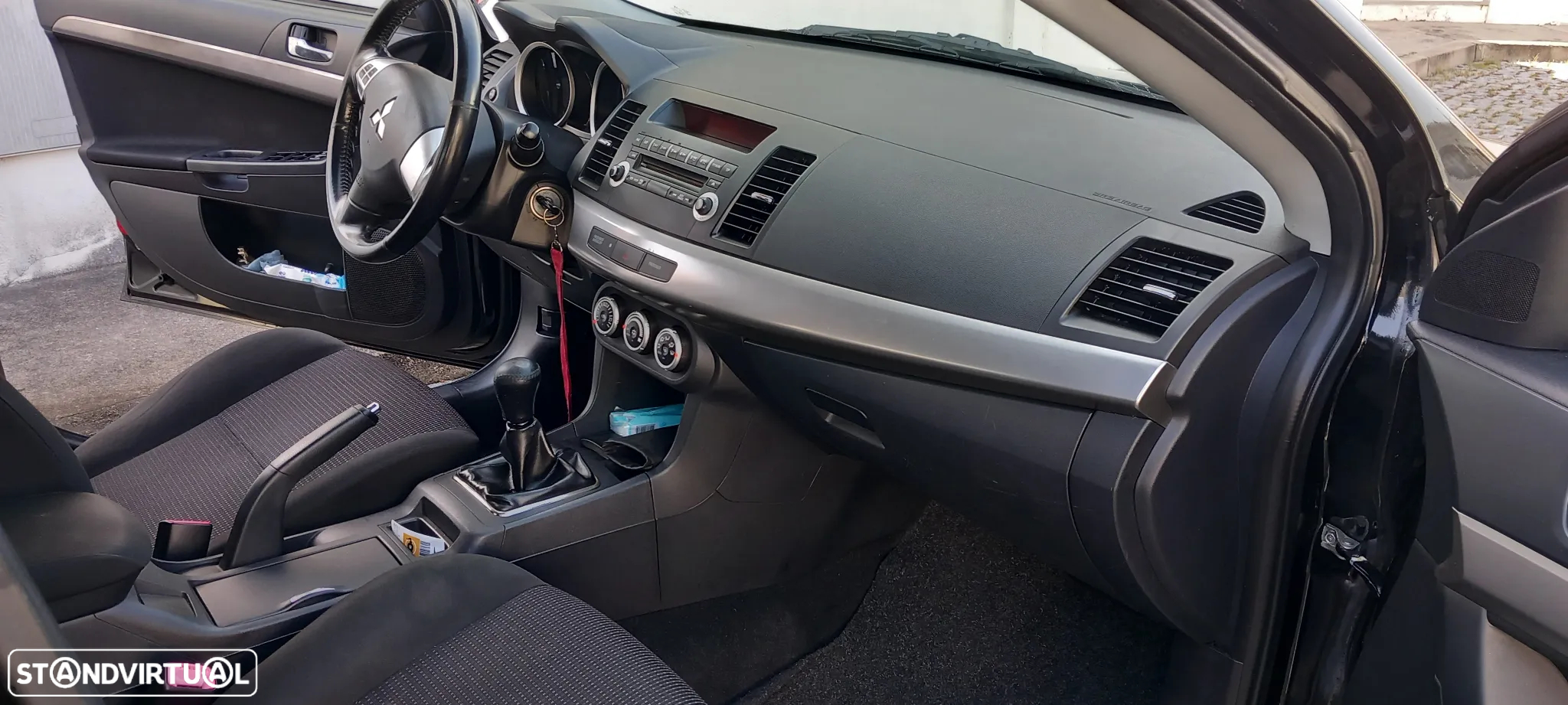Mitsubishi Lancer 1.5 Invite - 8