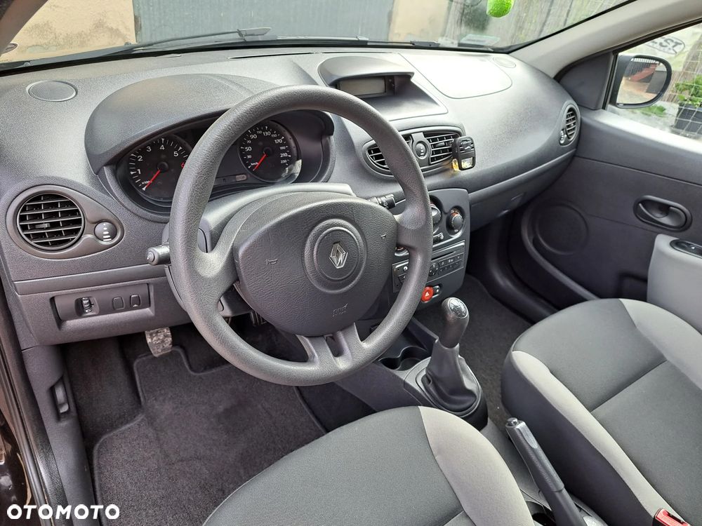 Renault Clio 1.2 16V Authentique - 16