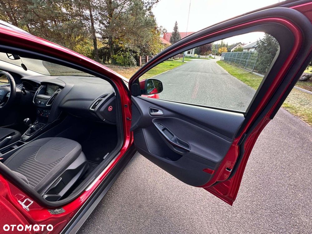 Ford Focus SW 1.0 EcoBoost Titanium - 25