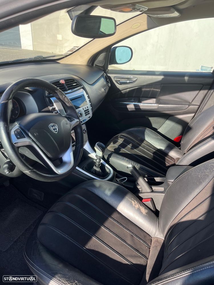 Lancia Delta 1.6 M-Jet Argento - 3