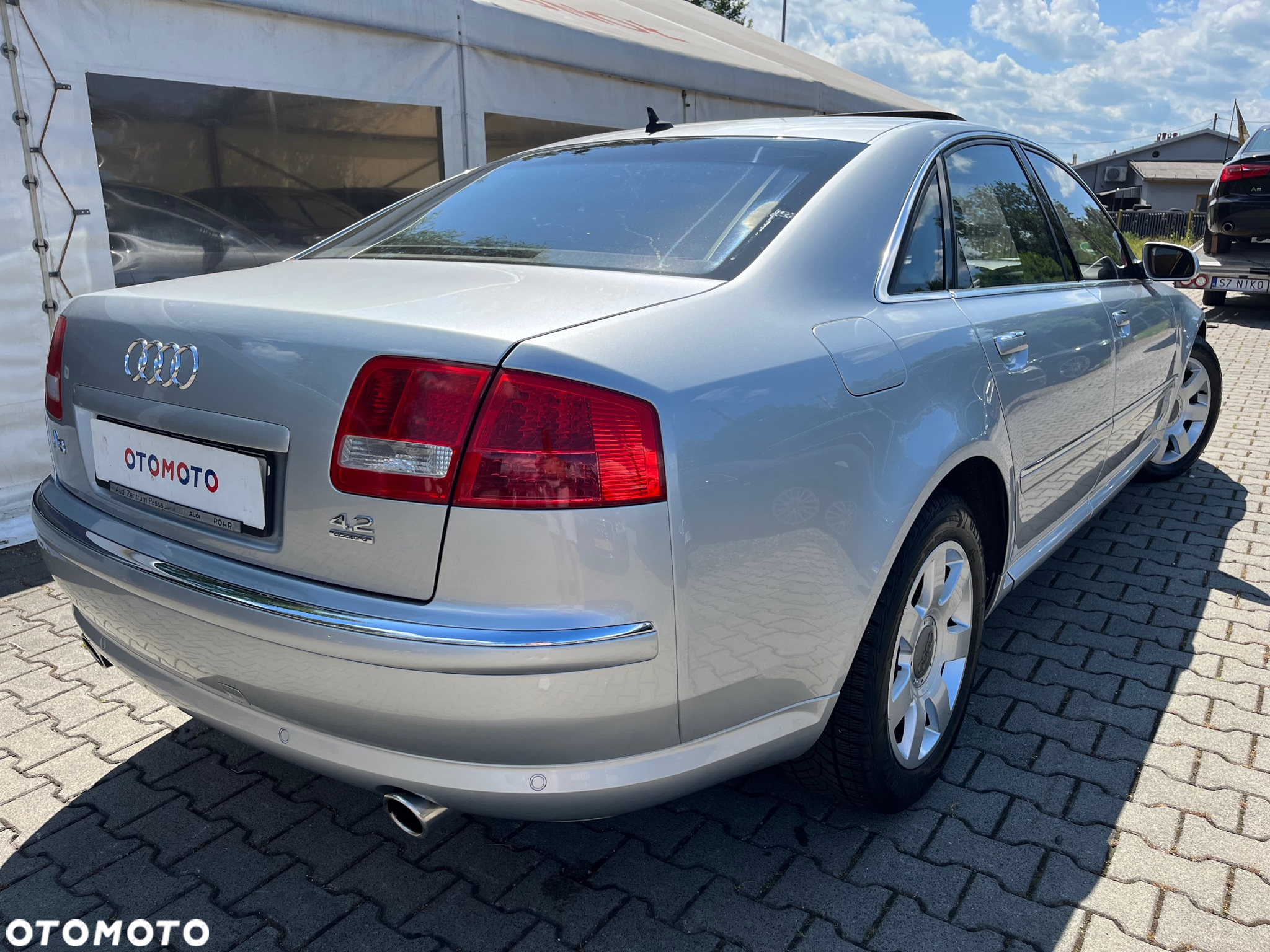 Audi A8 4.2 Quattro - 4