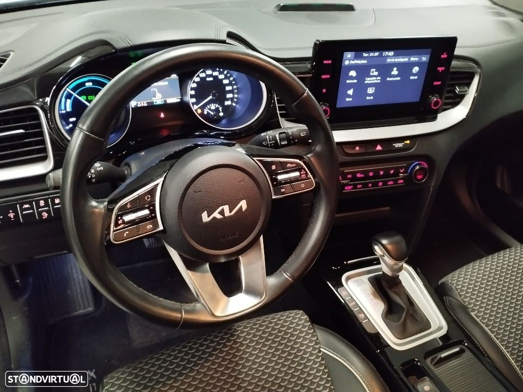 Kia XCeed 1.6 GDi PHEV Drive - 11