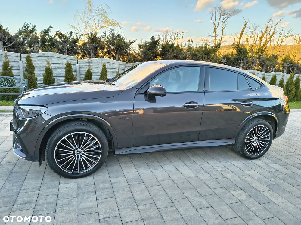 Mercedes-Benz GLC 300 4Matic 9G-TRONIC AMG Line Plus - 10