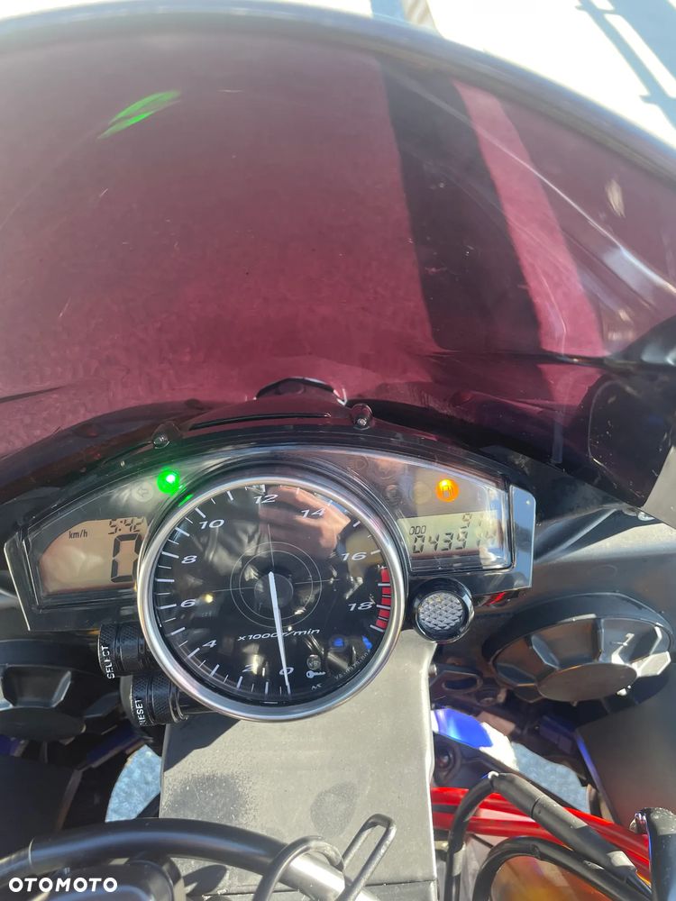 Yamaha R6 - 2