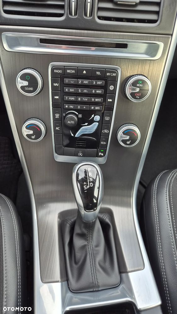 Volvo XC 60 D4 Geartronic Momentum - 8
