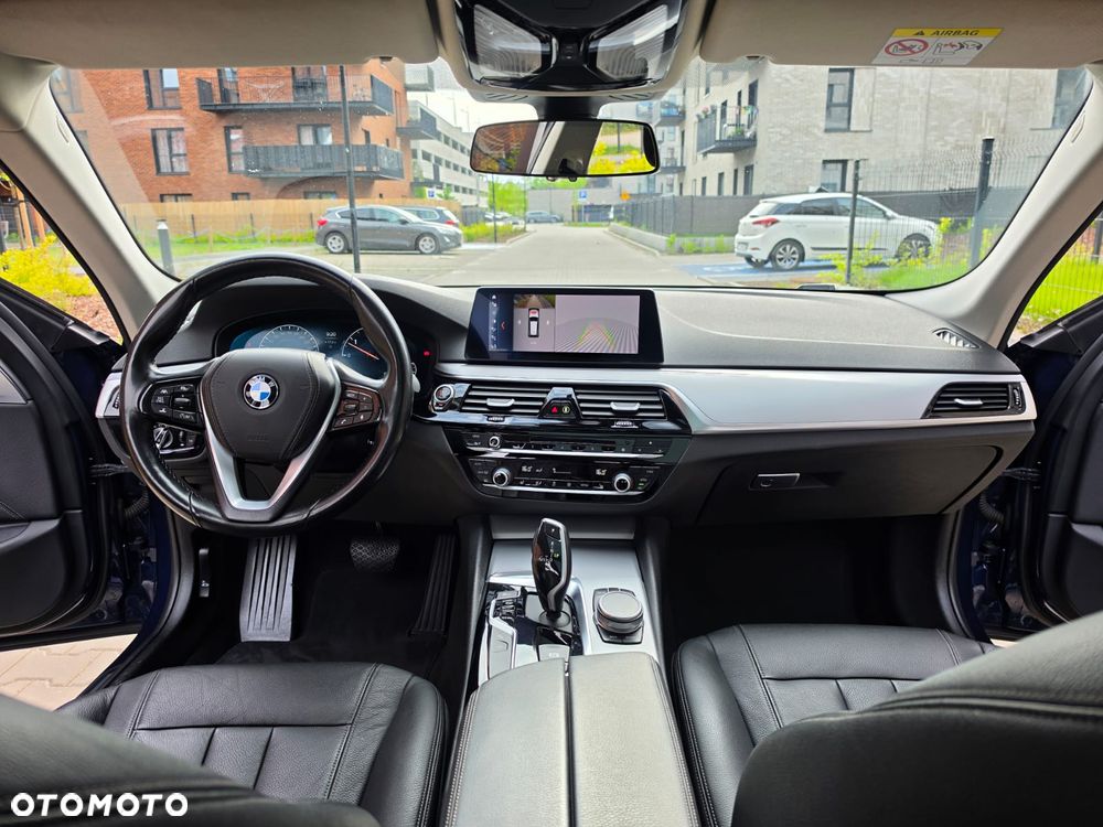 BMW Seria 5 530d Sport Line - 8