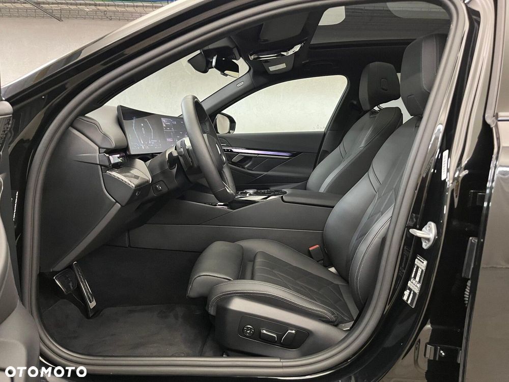 BMW Seria 5 520i mHEV M Sport - 17
