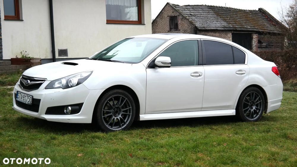 Subaru Legacy 2.5i GT - 38