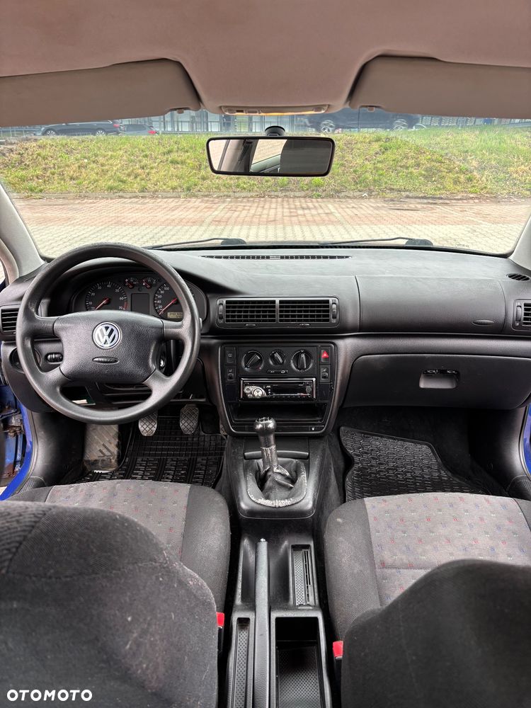 Volkswagen Passat - 13